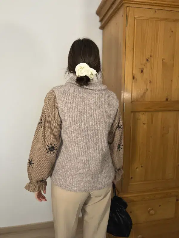 Pull MARTHE taupe 4 scaled